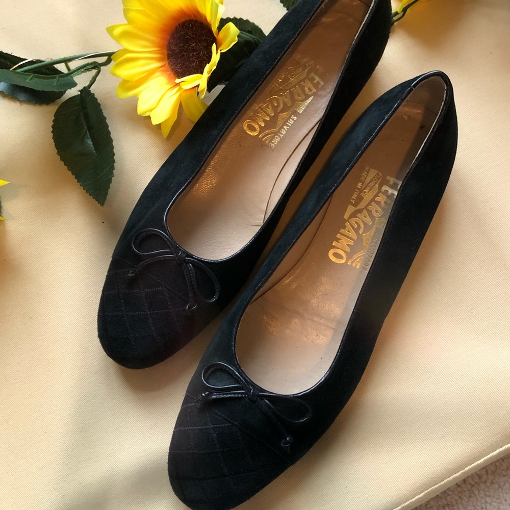 Salvatore Ferragamo Black Suede Ballet Flats size 7 2A